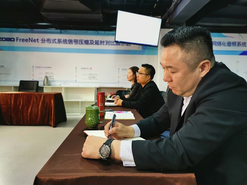喜慶二 奮進新征程丨ZOBO免费看片TV下载組織全體黨員及員工代表集體收看黨的二召開盛況直播