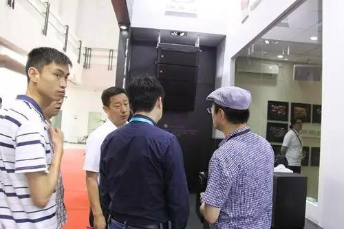 劇場免费看片在线观看网站燈光