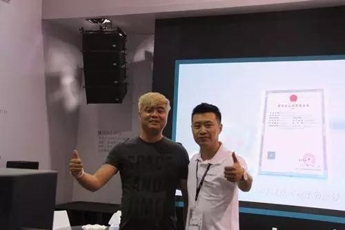 ZOBO免费看片TV下载PALM展第三天