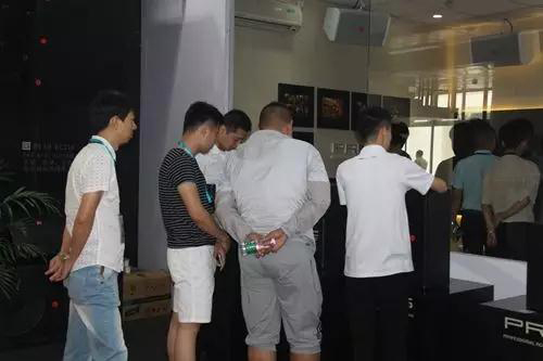 ZOBO免费看片TV下载PALM展第三天