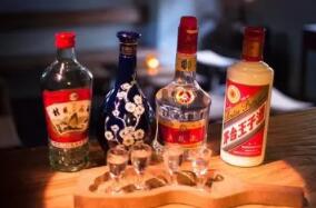 為勇者而生：北京白酒酒吧開業