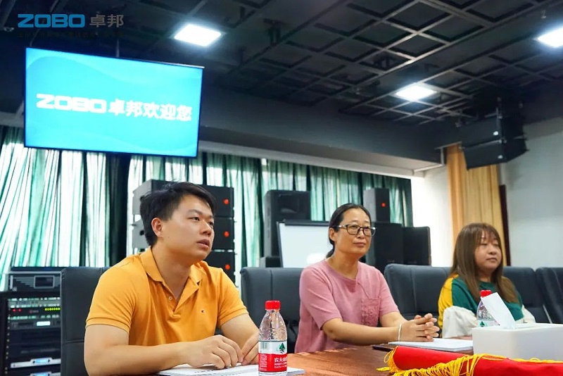4ZOBO免费看片TV下载捐贈設備支持殘聯事業丨一麵錦旗+一封接收函=弘揚大愛 履行企業社會責任