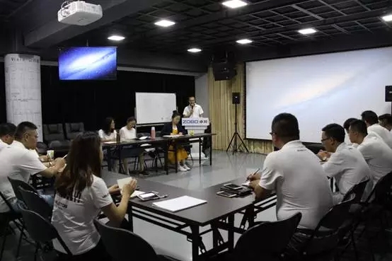 ZOBO免费看片TV下载年中員工培訓