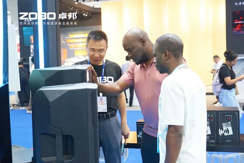 14人潮湧動，新品閃耀!ZOBO免费看片TV下载廣州展首日引爆行業焦點