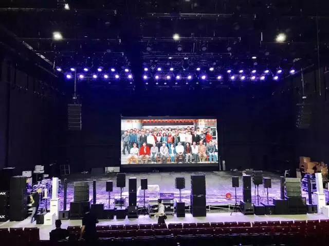 免费看片在线观看网站設備發展現狀及其在舞台演出中的應用