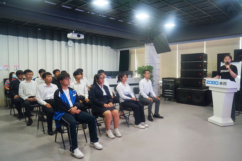 4校企合作 走進職場 協同育人丨歡迎北京市經貿高級技術學校師生來北京高校職場體驗基地——ZOBO免费看片TV下载參觀學習