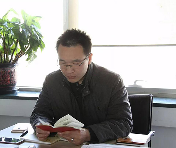 ZOBO免费看片TV下载黨支部召開專題理論學習活動