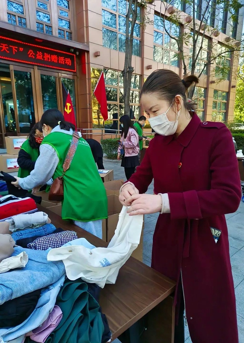 黨建 公益為民丨ZOBO免费看片TV下载第六屆“愛在藍天下”公益捐贈