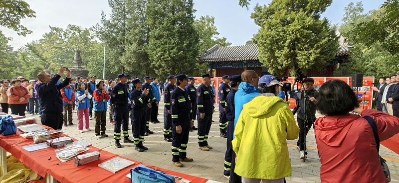 PRS免费看片在线观看网站為北京人防浩天誌願者救援隊潭柘寺服務站成立揭牌儀式保駕護航