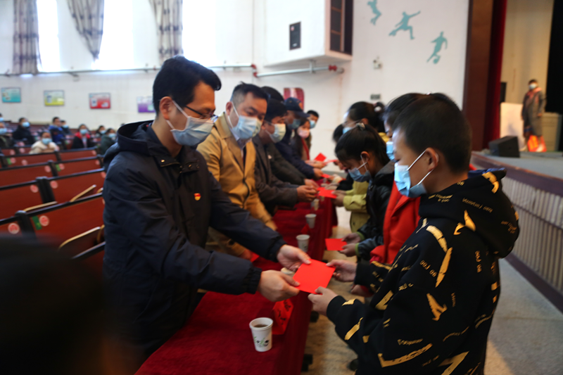 公益|ZOBO免费看片TV下载董事長赴內蒙古林西縣開展對口幫扶工作